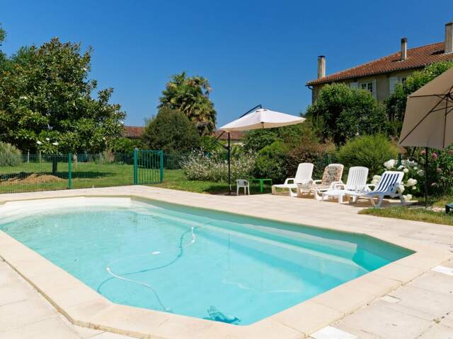 Château à vendre BAS ARMAGNAC (32) - Avec deux gites, dépendances, piscine et parc - 1 ha 44 — photo du bien