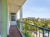 *** MARSEILLE 10ÈME… RÉSIDENCE NOUVEAU PARC VERDILLON… VUE PANORAMIQUE SUR NOTRE-DAME-DE-LA-GARDE ET LES COLLINES… T3/T4 74M² TRAVERSANT… DEUX TERRASSES… ASCENSEUR*** — photo 3