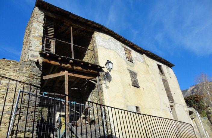 Dpt Pyrénées Orientales (66), à vendre JUJOLS Maison pierres 8 pièces 207 m² à rénover complètement sur terrain 185 m² — photo 2