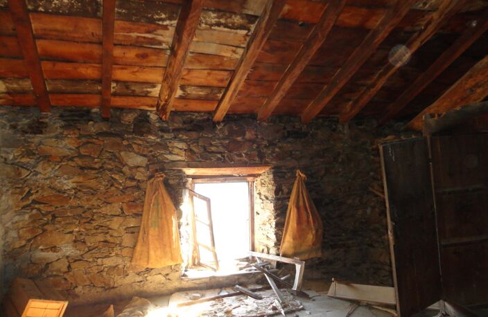 Dpt Pyrénées Orientales (66), à vendre JUJOLS Maison pierres 8 pièces 207 m² à rénover complètement sur terrain 185 m² — photo 5