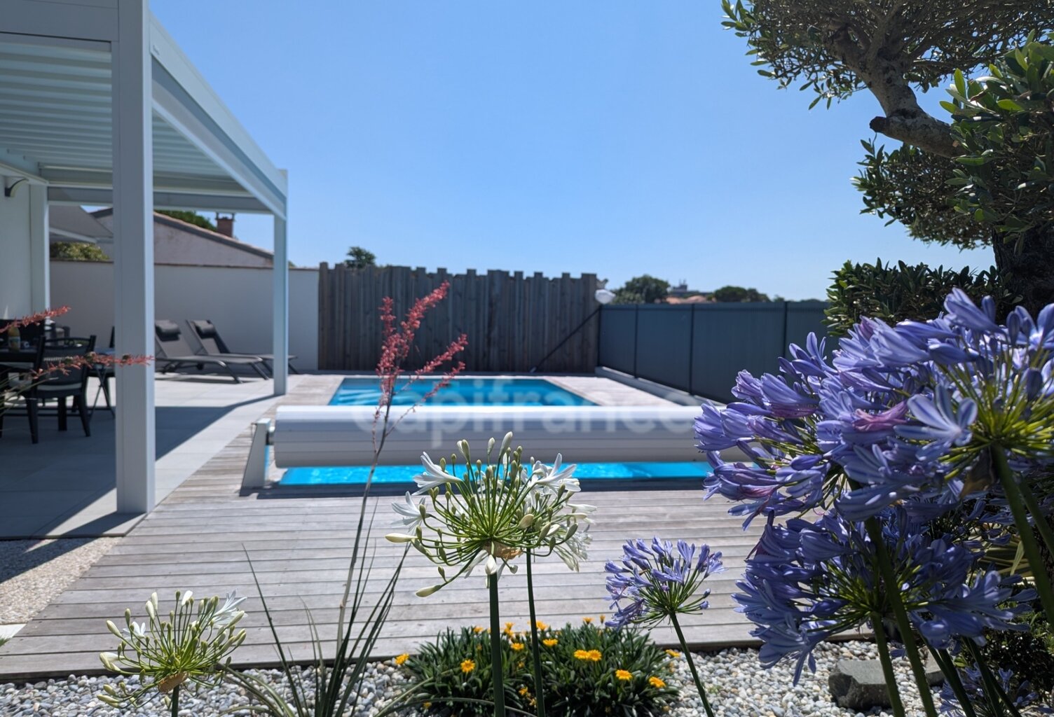 ROYAN – MAISON CONTEMPORAINE AVEC PISCINE ET VUE DÉGAGÉE — photo 1