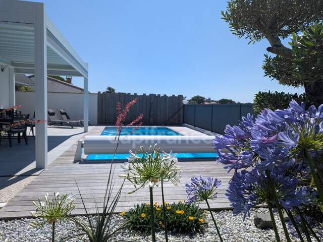 ROYAN – MAISON CONTEMPORAINE AVEC PISCINE ET VUE DÉGAGÉE — photo du bien
