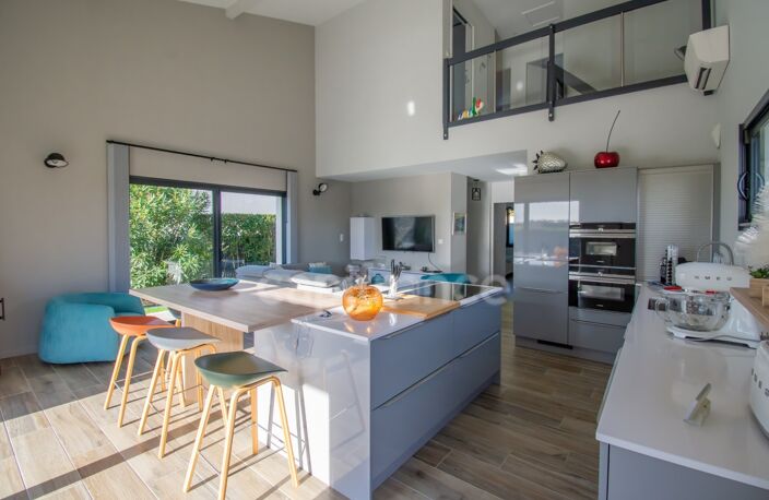 ROYAN – MAISON CONTEMPORAINE AVEC PISCINE ET VUE DÉGAGÉE — photo 2