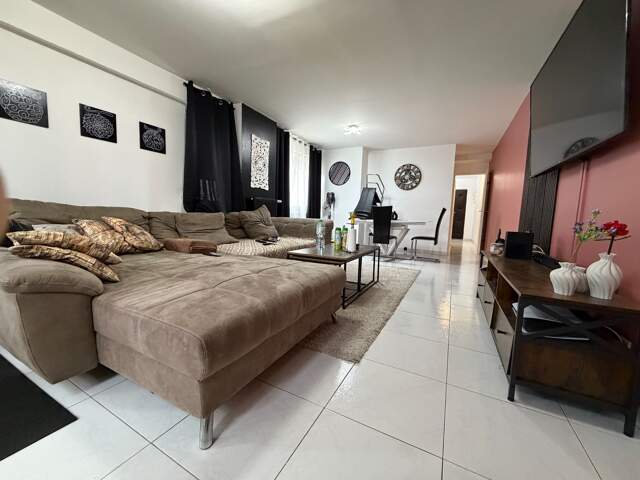 A vendre appartement  3 pièces proche commodités avec cave — photo du bien