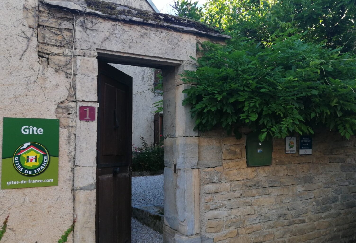 A vendre gîtes 10 pièces CUSEY (52) — photo 1