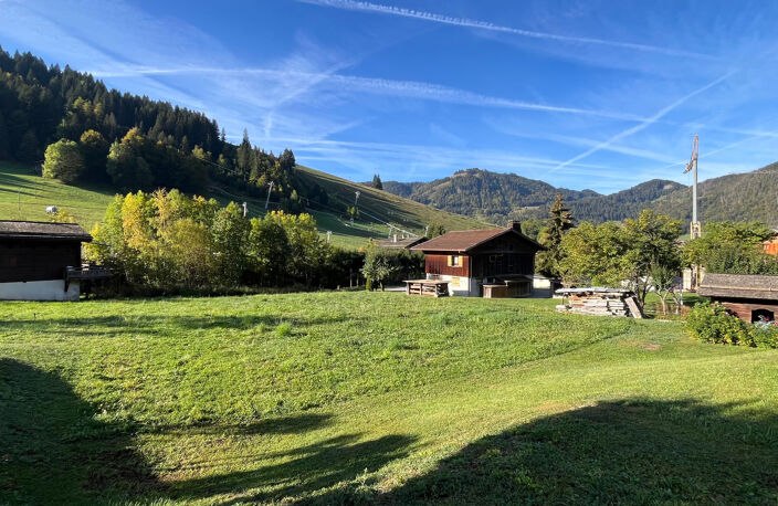 Rare à la vente : Terrain à bâtir d'exception à La Clusaz (74220) — photo 3