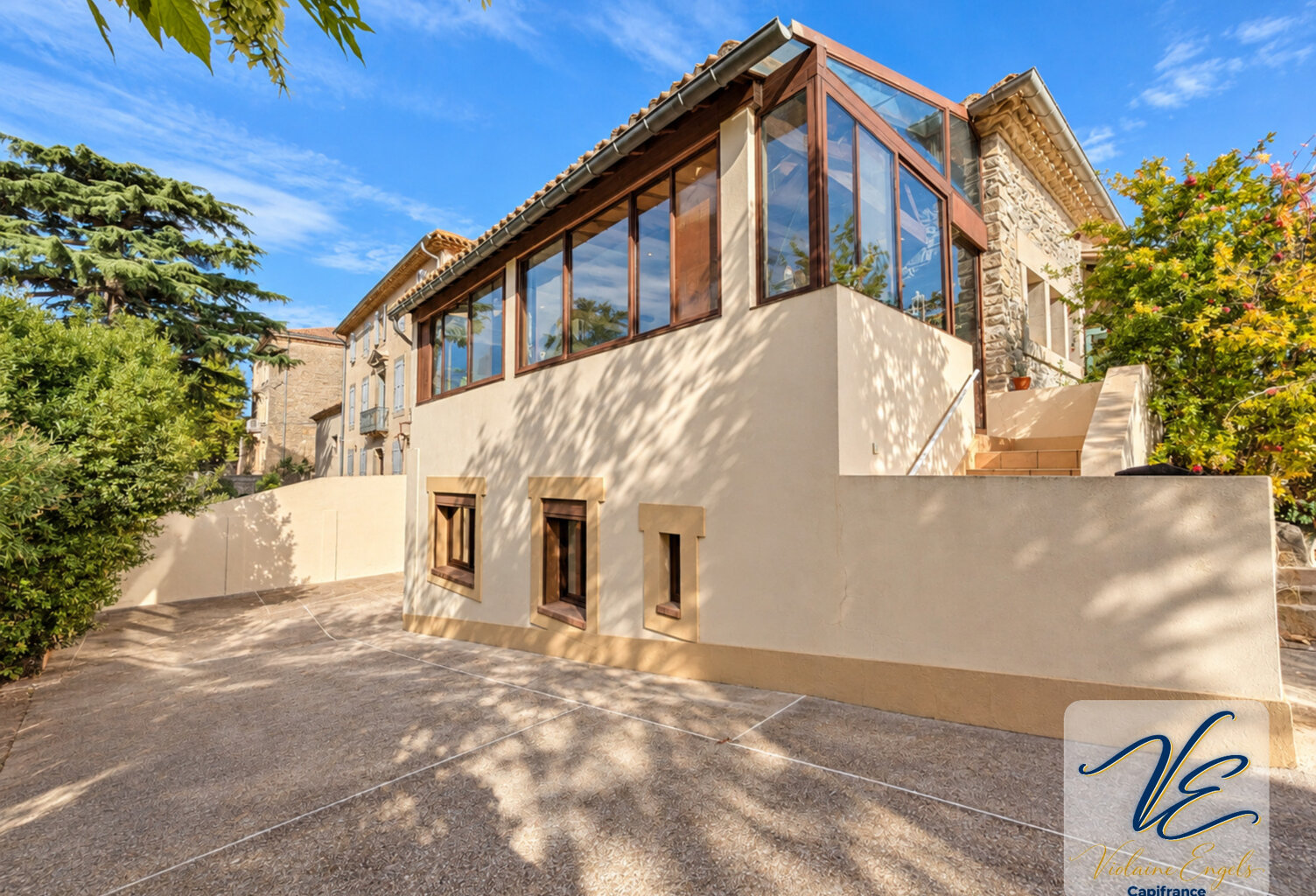 Maison à vendre à Pépieux – 4 chambres, piscine, jardin et très grand garage — photo 1