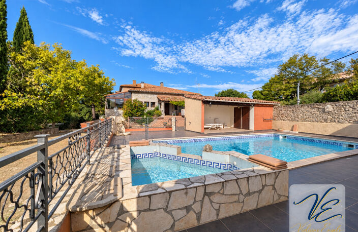Maison à vendre à Pépieux – 4 chambres, piscine, jardin et très grand garage — photo 2