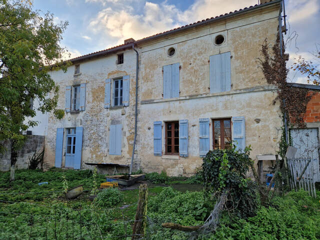 Maison à vendre 6 pièces TONNAY BOUTONNE (17) — photo du bien