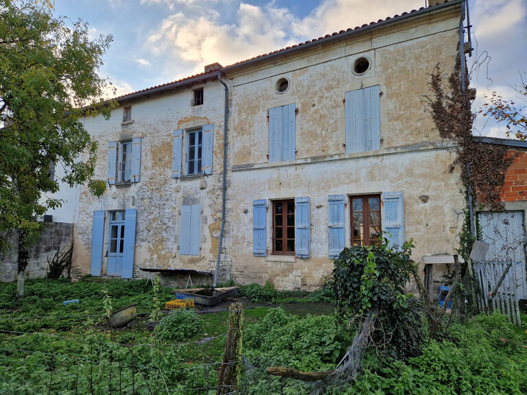 Maison à vendre 6 pièces TONNAY BOUTONNE (17) — photo 1