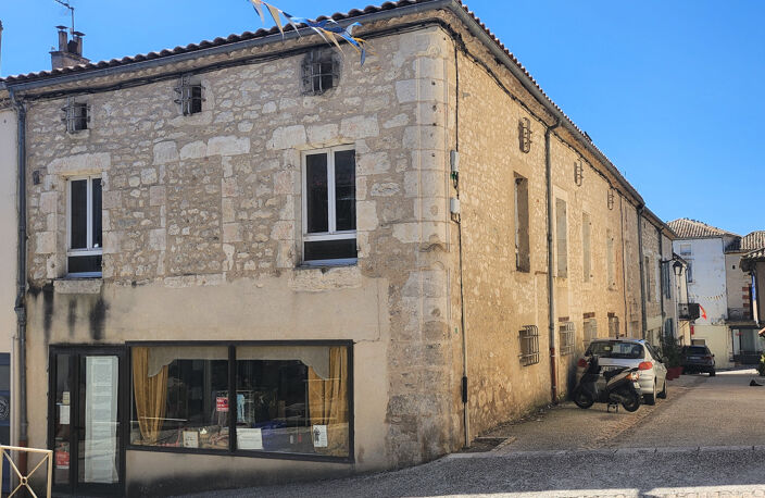 Bel Immeuble en pierre à vendre - 10 pièces - à Monflanquin (47150) - Lot-et-Garonne — photo 2