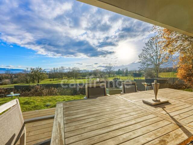 Maison à vendre 7 pièces CROZET (01) — photo du bien