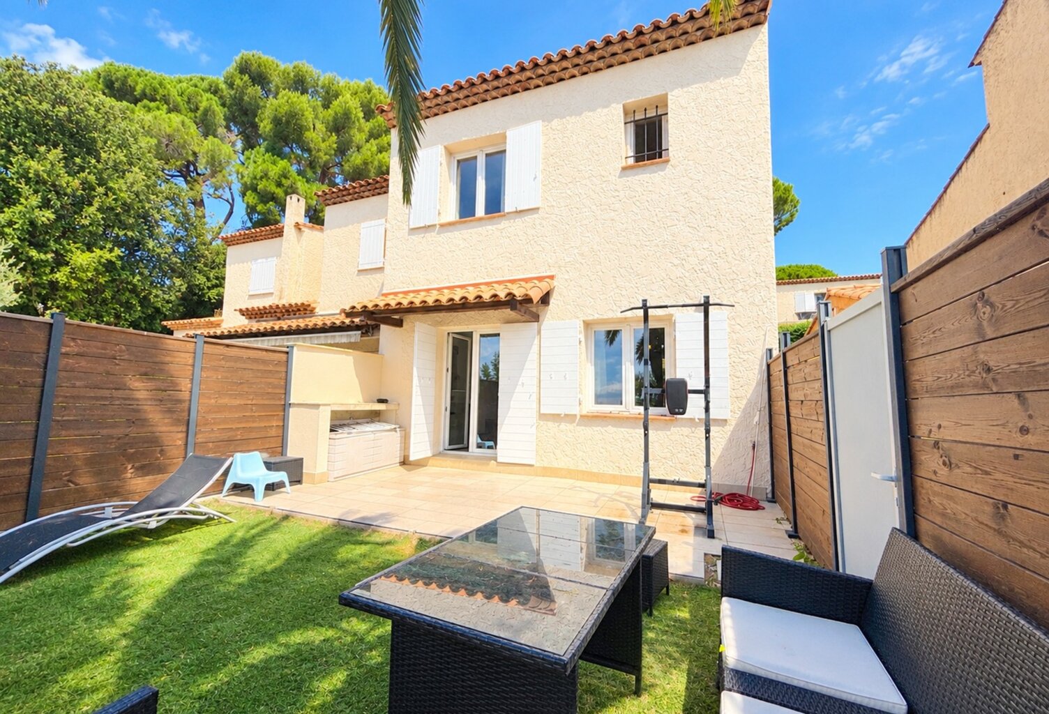 Maison à vendre 4 pièces MOUGINS (06) — photo 1