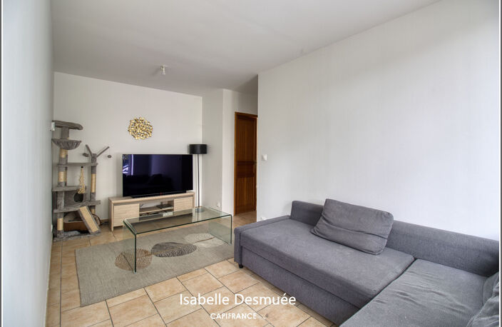 Maison familiale de 4 chambres avec cour et stationnement privé à louer – Tullins — photo 4