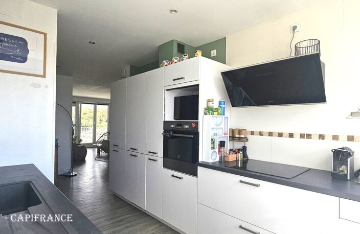 BAYONNE – APPARTEMENT AVEC VUE IMPRENABLE SUR L’ADOUR - T3 AVEC PARKING ET CAVE — photo 5