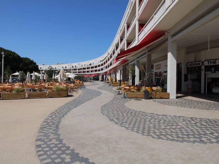 ROYAN FRONT DE MER - APPARTEMENT RÉNOVÉ T4 — photo 1