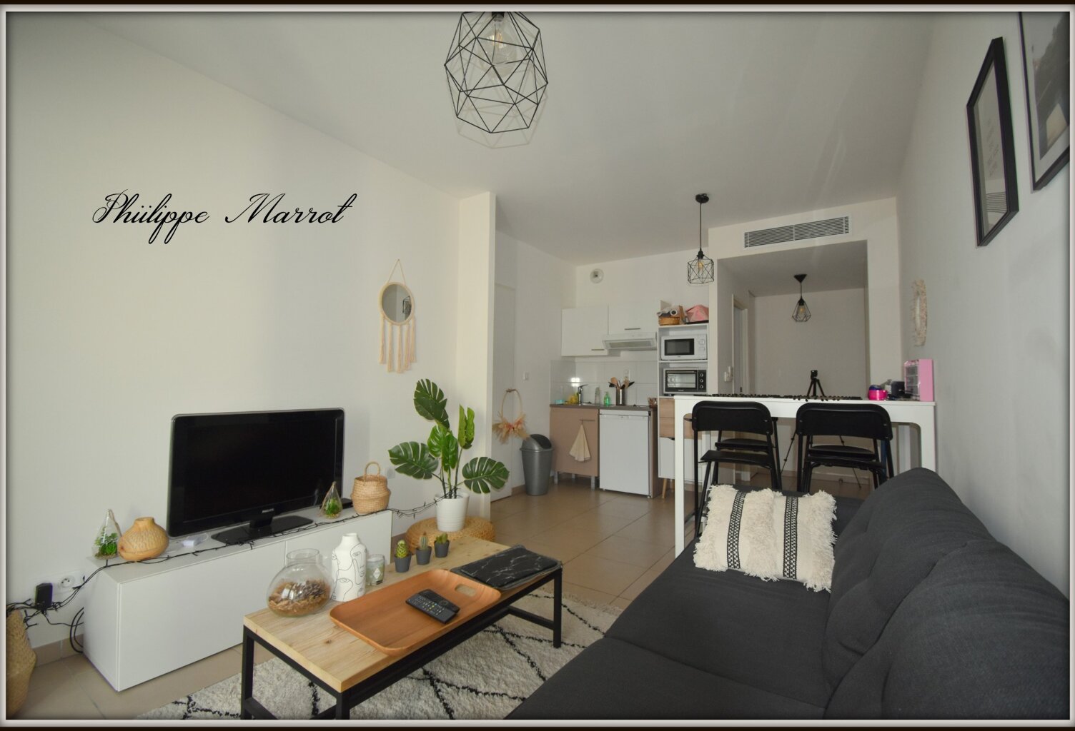 Dpt Gard (30), à louer NIMES appartement T2 — photo 1