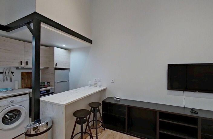 164 Grande rue de la Guillotière  Lyon 69007 - T1 Meublé - 740 €CC — photo 3