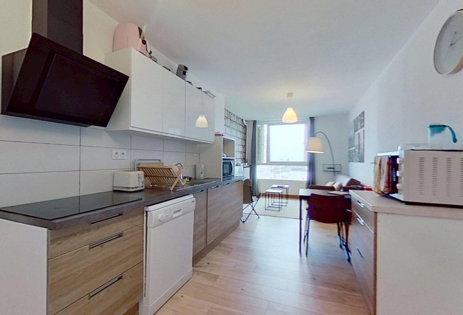 77 Rue Philippe Fabia Lyon 69008-12eme Etage - Chambre 3   - T5 Meublé - 490 €CC — photo 1