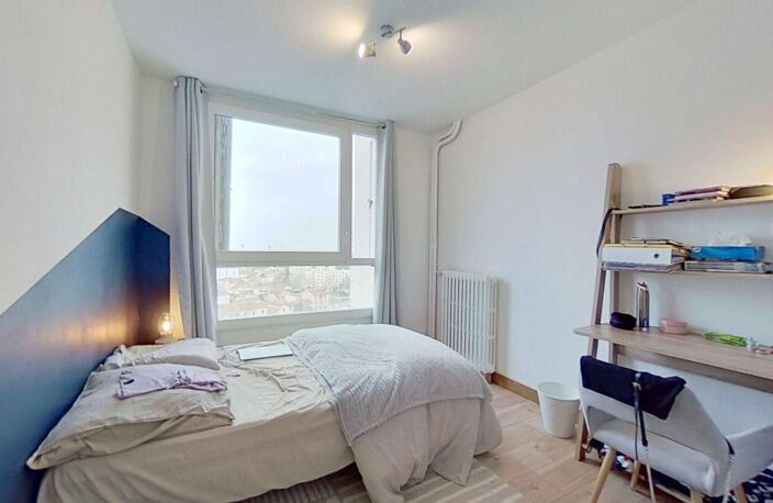77 Rue Philippe Fabia Lyon 69008-12eme Etage - Chambre 3   - T5 Meublé - 490 €CC — photo 4