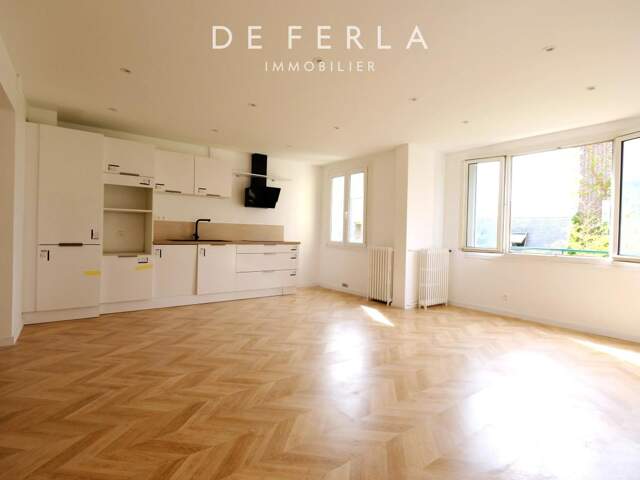 SURESNES – APPARTEMENT FAMILIAL DE 87,20 M² ENTIÈREMENT RÉNOVÉ – BOX INCLUS – 625 000 € — photo du bien