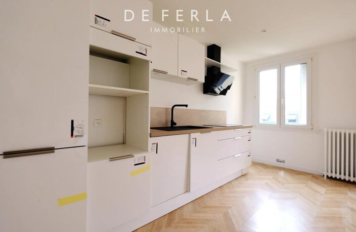 SURESNES – APPARTEMENT FAMILIAL DE 87,20 M² ENTIÈREMENT RÉNOVÉ – BOX INCLUS – 625 000 € — photo 5