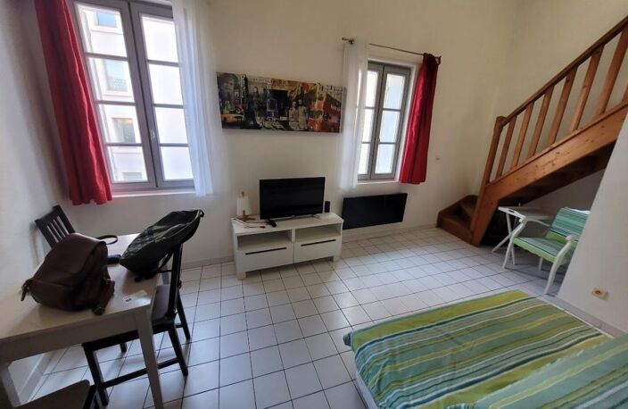 Appartement À Vendre Intra-Muros, 36 m² duplex — photo 2