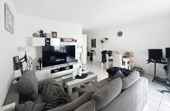 Appartement À Vendre 2 pièces, 48 m², 1er étage, Balcon et Parking — photo 2