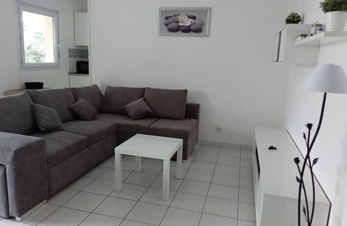 Appartement À Vendre 2 pièces, 48 m², 1er étage, Balcon et Parking — photo 3