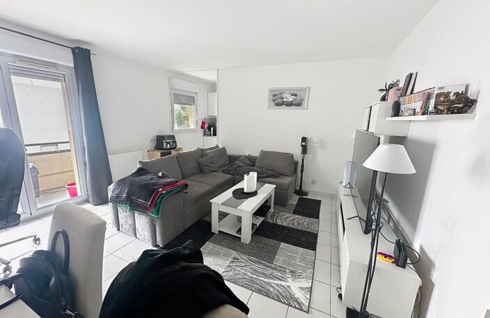 Appartement À Vendre 2 pièces, 48 m², 1er étage, Balcon et Parking — photo 4