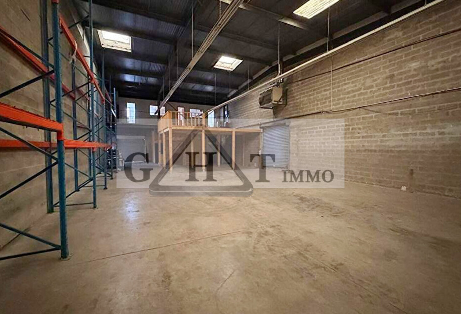 A LOUER 375 M² ENTREPOT BUREAUX A DRANCY — photo 1