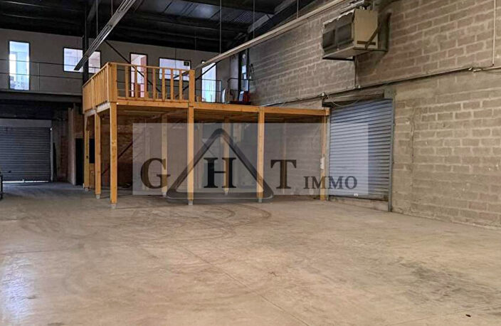 A LOUER 375 M² ENTREPOT BUREAUX A DRANCY — photo 2