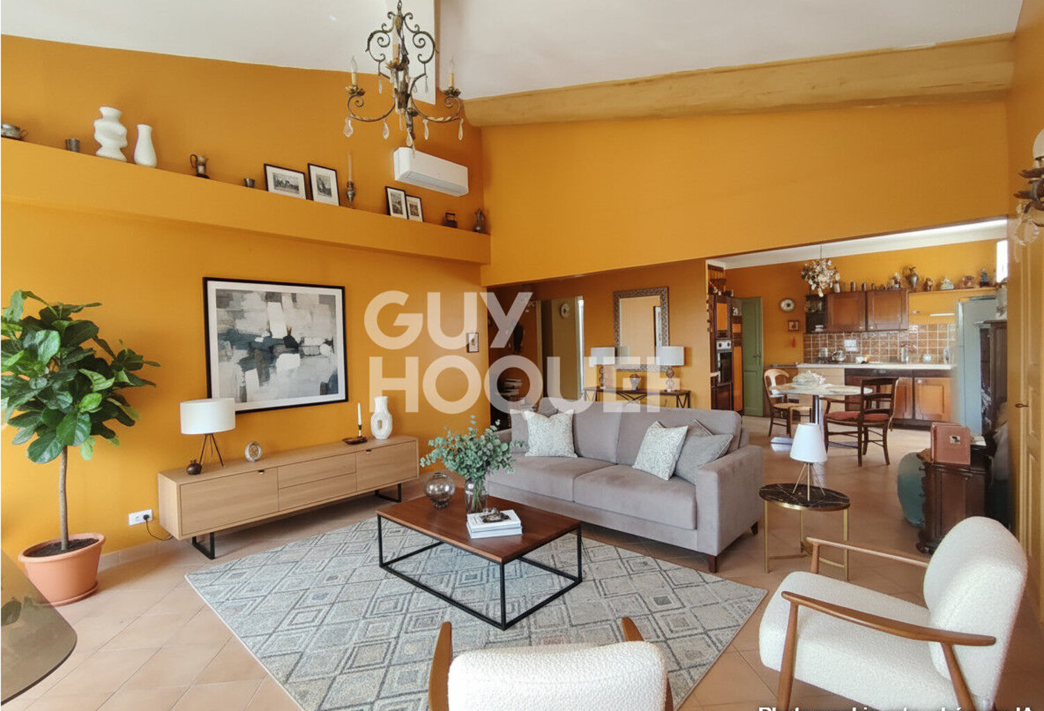Carpentras - Appartement type 3 de 110 m² avec ascenseur dans ancien Hôtel Particulier — photo 1