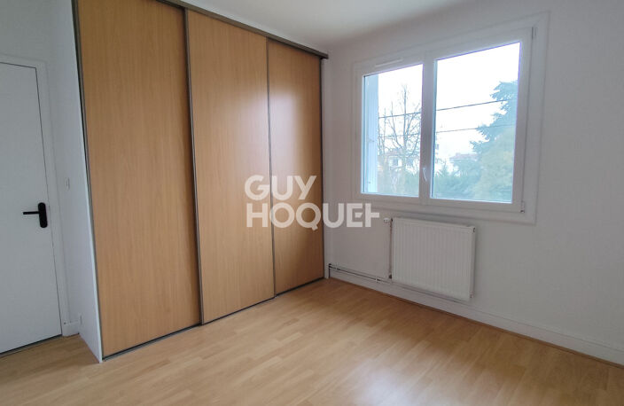 Maison chaleureuse sur trois niveaux avec garage, jardin et studio indépendant — photo 3