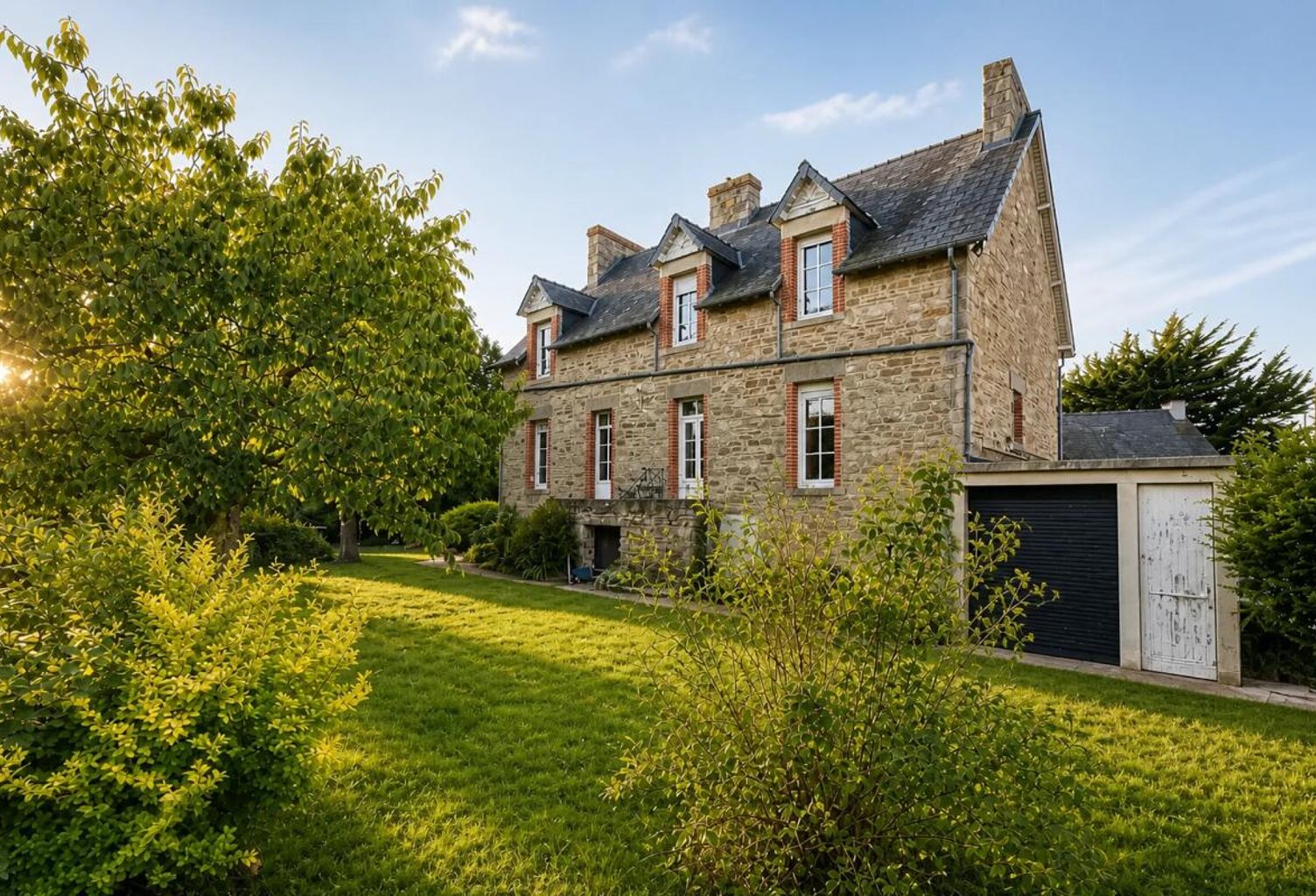 Ensemble immobilier de 300m2 à St Cast le guildo — photo 1