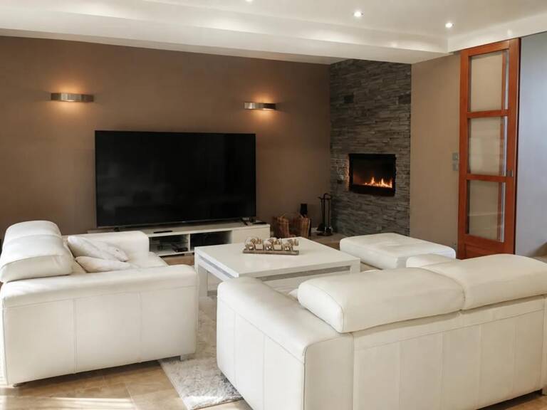 Maison de 7 pièces de 240 m² à Saint-Sauveur-Villages — photo 1