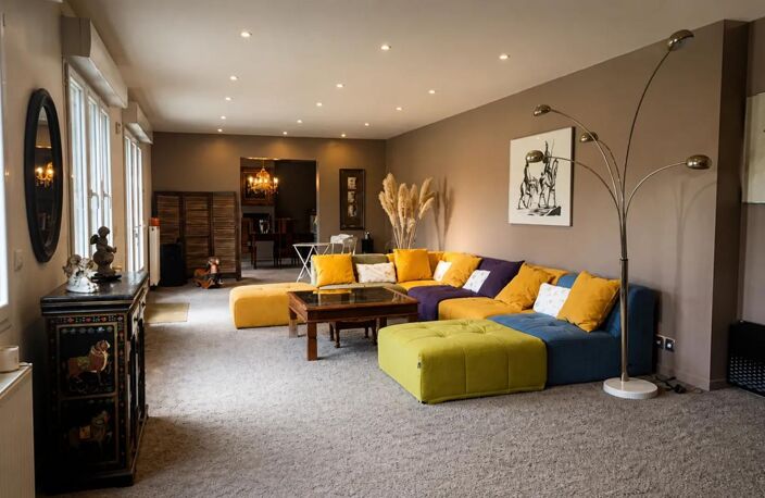 Maison de 7 pièces de 240 m² à Saint-Sauveur-Villages — photo 3