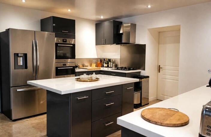Maison de 7 pièces de 240 m² à Saint-Sauveur-Villages — photo 5