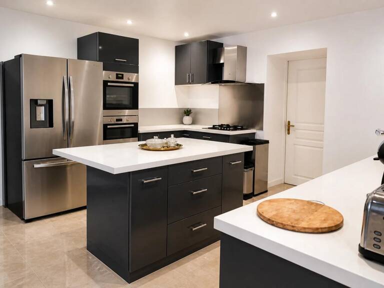 Maison de 7 pièces de 240 m² à Saint-Sauveur-Villages — photo 1