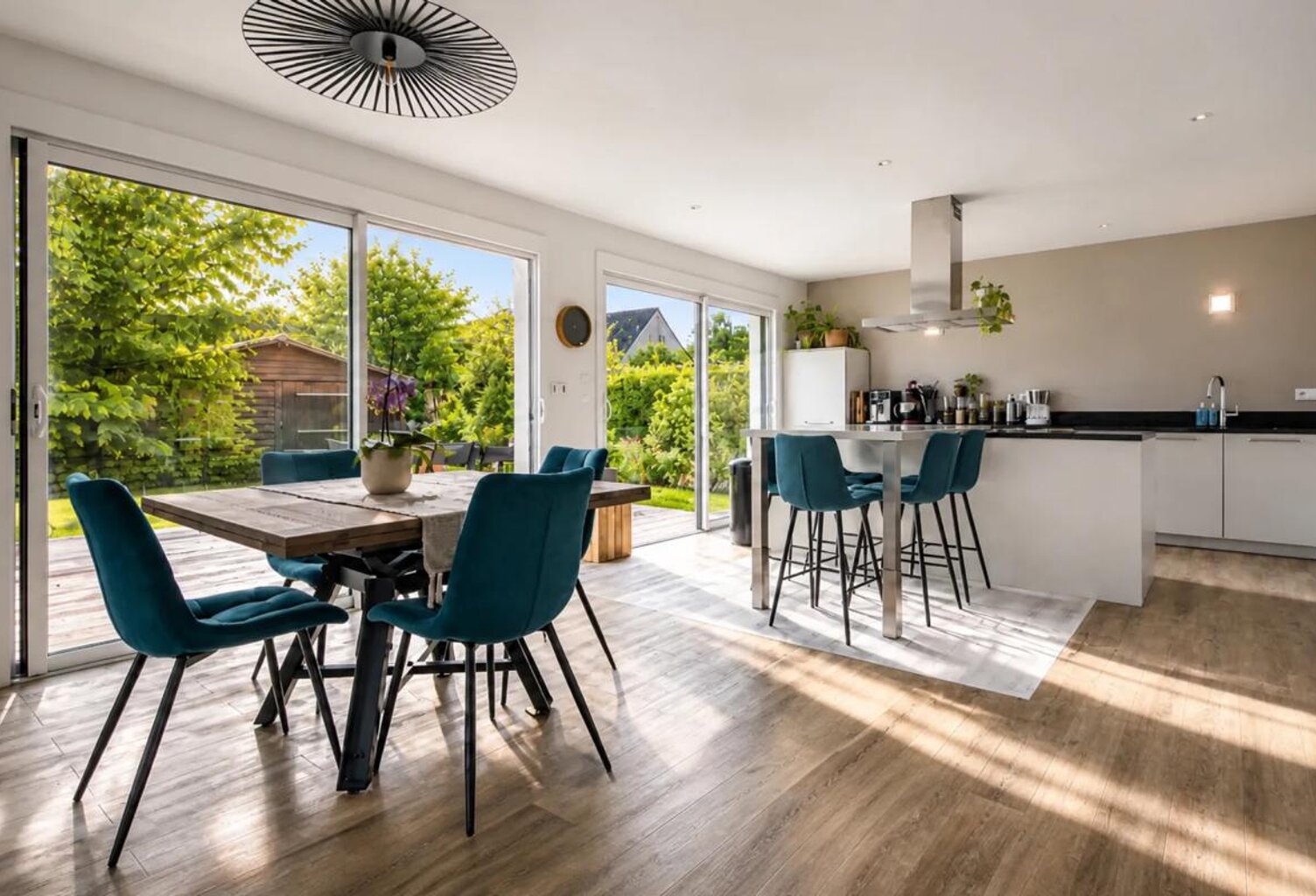SAINT-ARMEL – Maison contemporain– 6 chambres – Terrain de 1 000 m² — photo 1