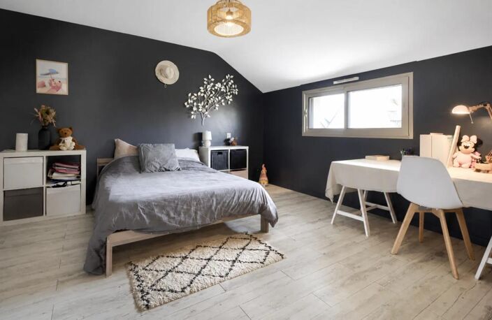 SAINT-ARMEL – Maison contemporain– 6 chambres – Terrain de 1 000 m² — photo 4