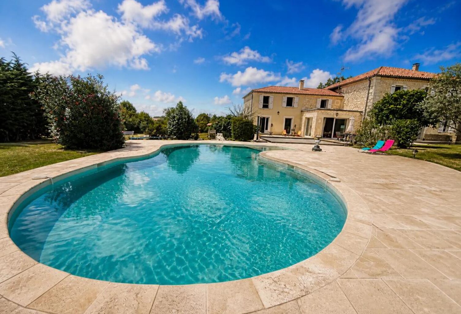 Maison de 6 pièces de 356 m² à Larroque-Saint-Sernin — photo 1