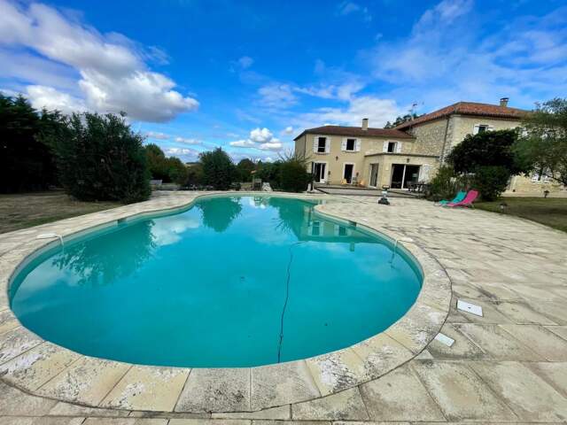 Maison de 9 pièces de 356 m² à Larroque-Saint-Sernin — photo du bien