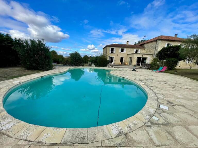 Maison de 9 pièces de 356 m² à Larroque-Saint-Sernin — photo 1