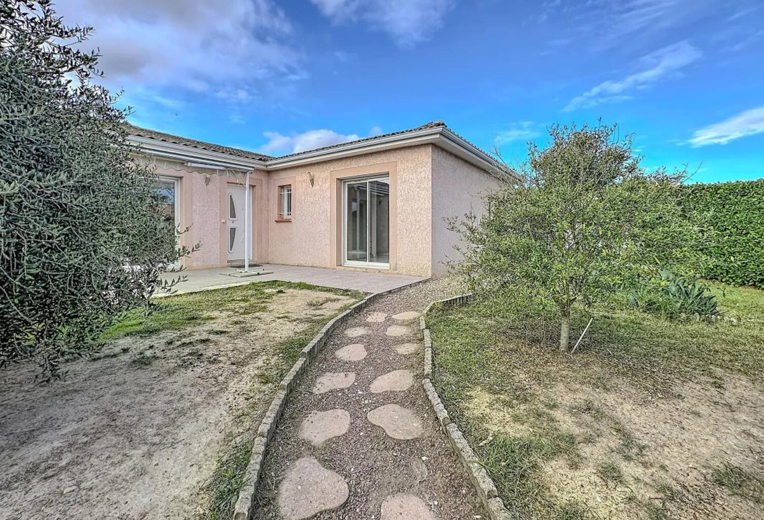 Maison de 5 pièces de 103 m² à Saint-Étienne-de-Tulmont — photo 1