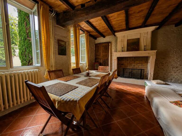 Élégante maison de campagne en pierre, beaux volumes et jardin — photo 1