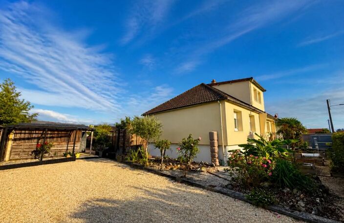 Maison de 7 pièces de 126 m² à Dun-sur-Auron — photo 2