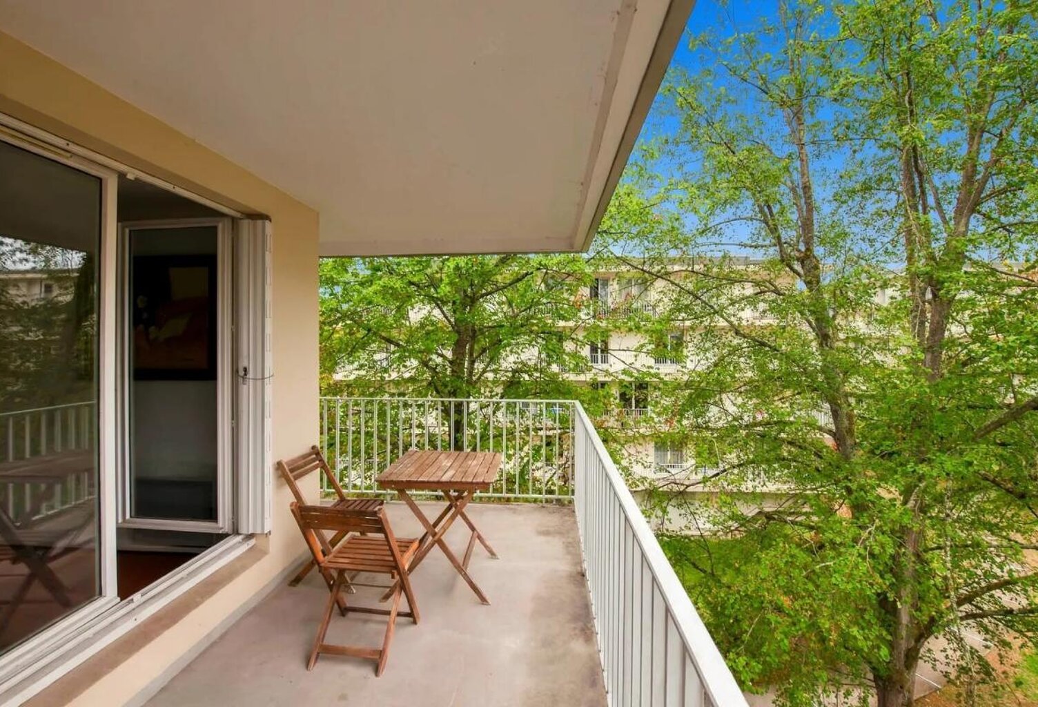 Appartement de 3 pièces de 74 m² à Sèvres Avec Balcon et Parking — photo 1