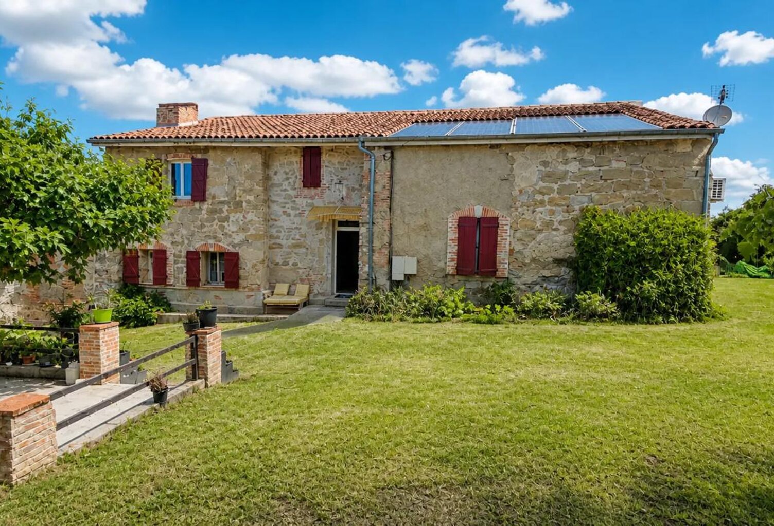 Corps de ferme rénové , T7 de 350 m² et 6 000 m² de terrain Negociable — photo 1