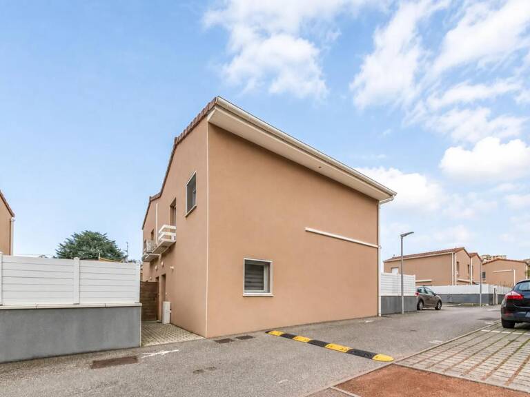 Maison de 4 pièces de 75 m² à Vénissieux — photo 1